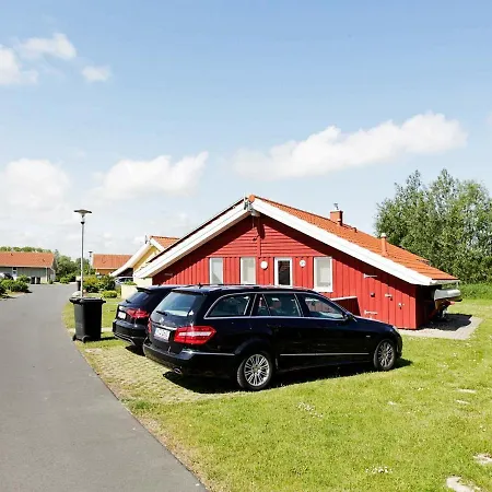 Three-bedroom Holiday In 24 Semesterbostad *
