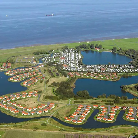 Semesterbostad Three-bedroom Holiday In 24